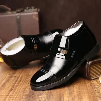 Новая мужская кожаная обувь, зимняя плюшевая утепленная мужская повседневная обувь в британском стиле в стиле ретро, деловая официальная мужская кожаная обувь