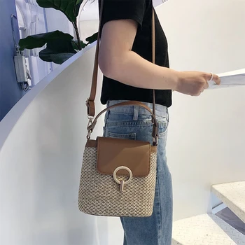 Легкая и портативная сумка для стильных женщин из компактной полиэстеровой соломы.