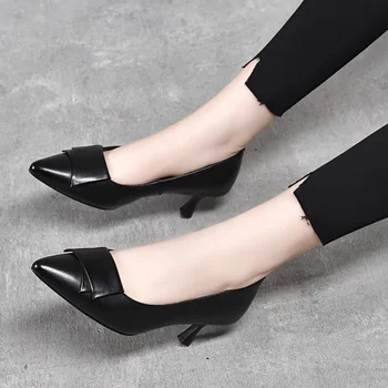 Французские тонкие туфли в стиле ретро, женские туфли на толстом каблуке 2023, Женские черные туфли на высоком каблуке с мелким носком, горячая распродажа, базовые женские туфли на высоком каблуке